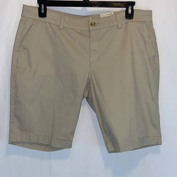 Arizona Jean Co Bermuda Shorts Size 19 - Picture 1 of 6